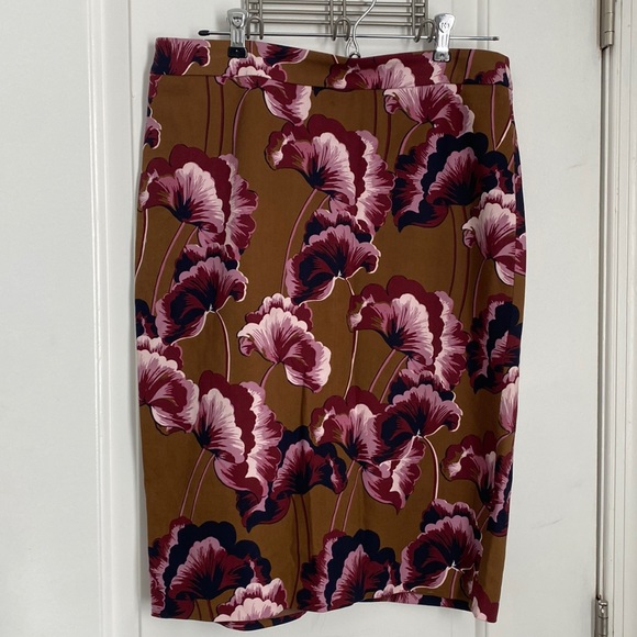 Ann Taylor Floral Pencil Skirt - Picture 1 of 3